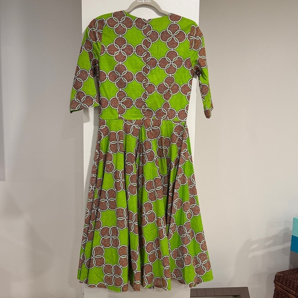 Boutique Green Retro Print Dress – Fit & Flare Mid-Length. Tag is missing. - Picture 4 of 5
